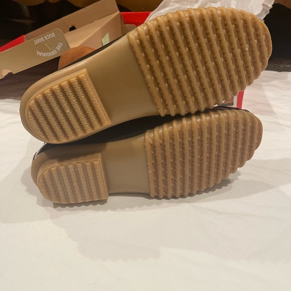 Duck boots brand new size 8 women’s in box - Picture 5 of 6